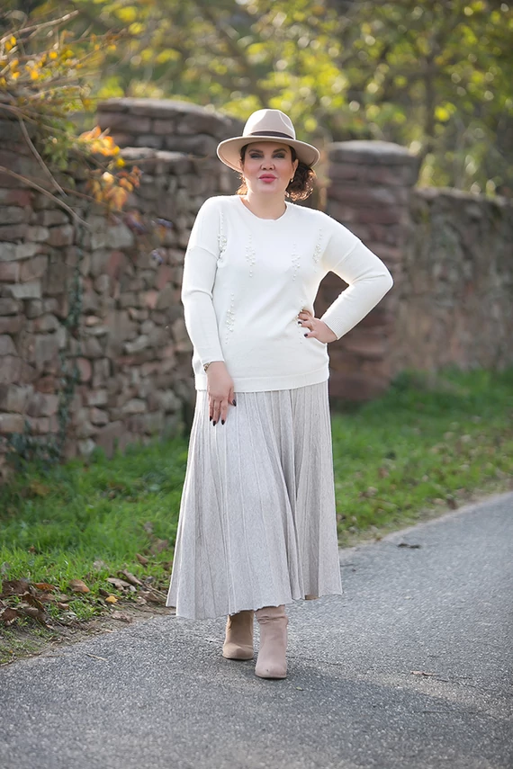 Pliszírozott kötött szoknya - nyers bézs